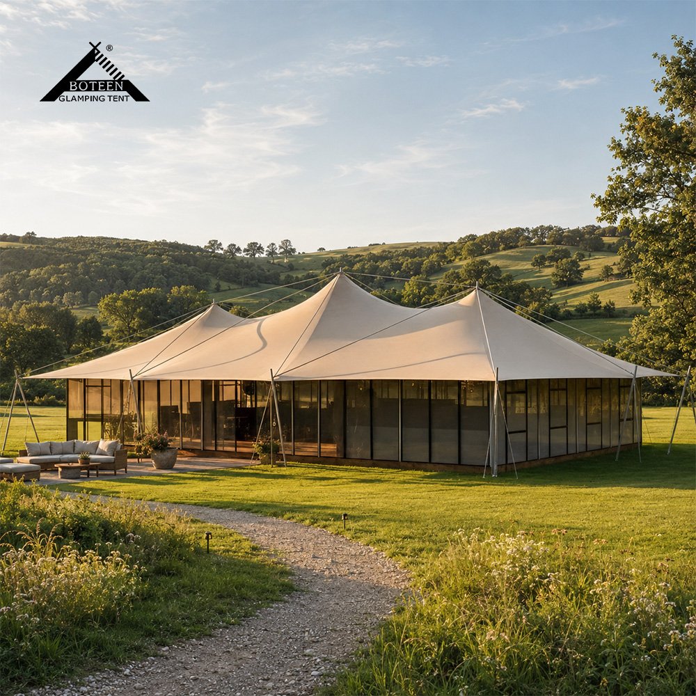 BOTEEN creates premium glamping spaces for luxury resorts, eco retreats and outdoor destinations, combining refined comfort with the beauty of nature.